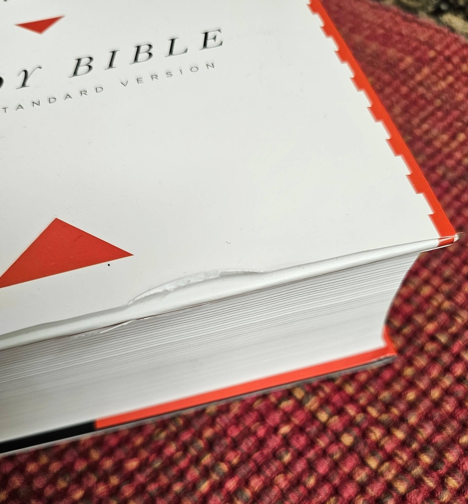 New! ESV Study Bible Large Print Hardcover Crossway T Desmond Alexander English - Picture 6 of 7